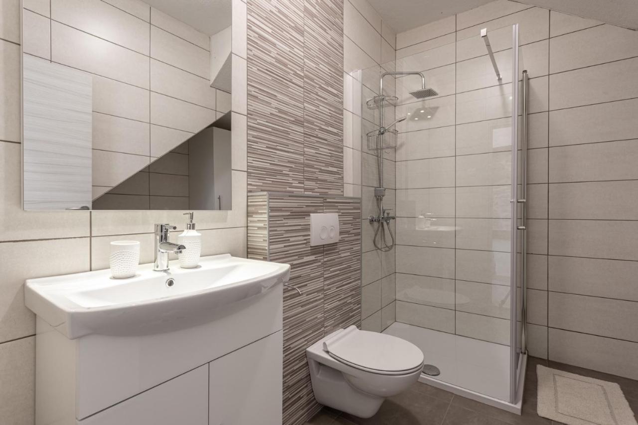 Villa Elm Milohnici Kültér fotó