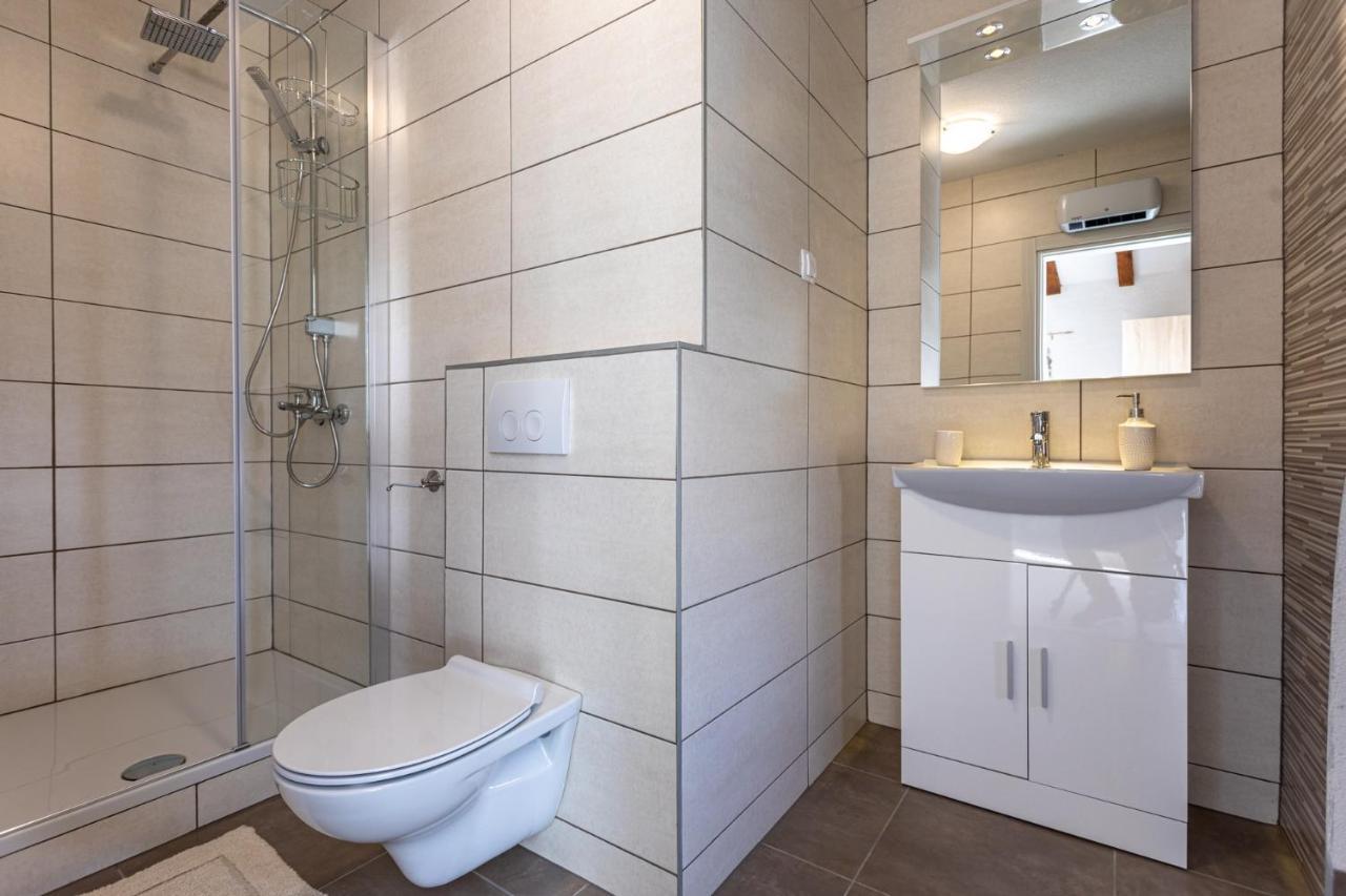 Villa Elm Milohnici Kültér fotó